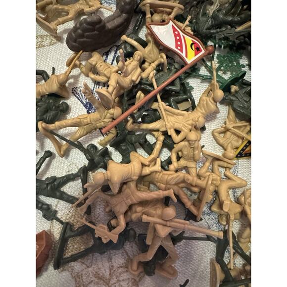 army men lot Tanks And Helicopter - Picture 3 of 13